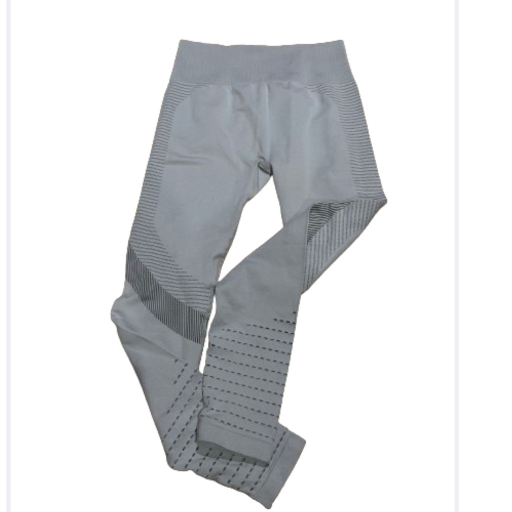 Zeida’s Legings size Large grey